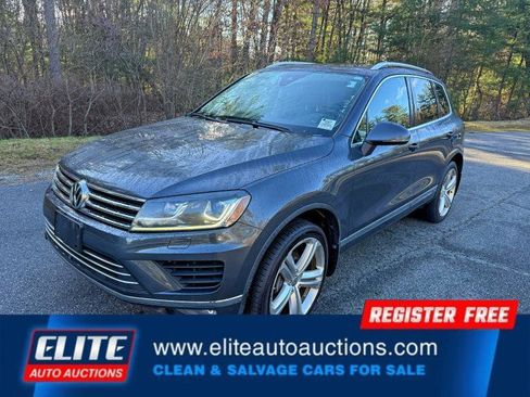 Used 2016 Volkswagen Touareg Executive image 3
