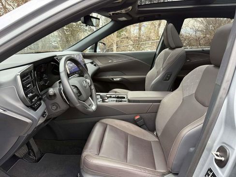 Used 2025 Lexus RX 450h AWD w/ Luxury Package image 13