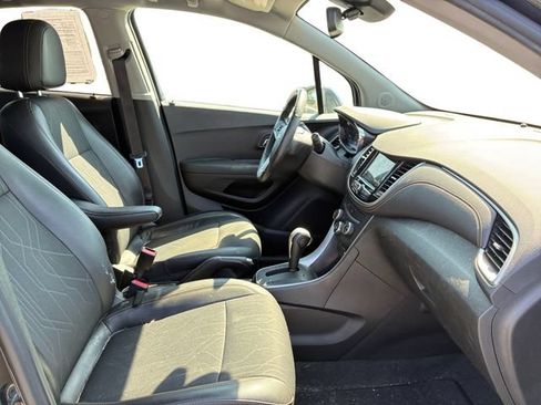 Used 2018 Chevrolet Trax LT w/ Driver Confidence Package AWD/4WD image 12
