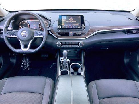 Certified 2023 Nissan Altima 2.5 SV image 15