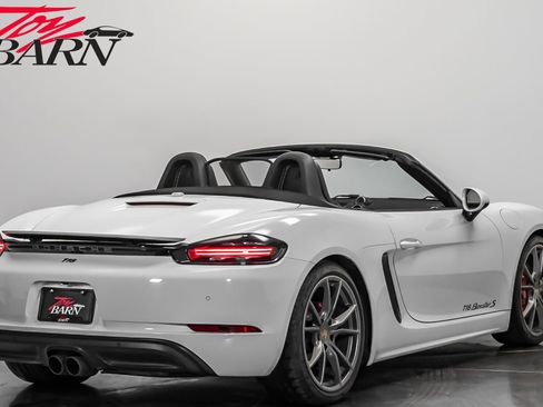 Used 2017 Porsche 718 Boxster S image 5