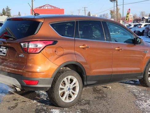 Used 2017 Ford Escape SE image 5