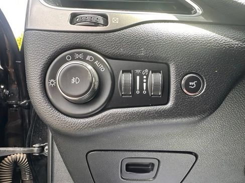 Used 2020 Jeep Cherokee Limited AWD/4WD image 22