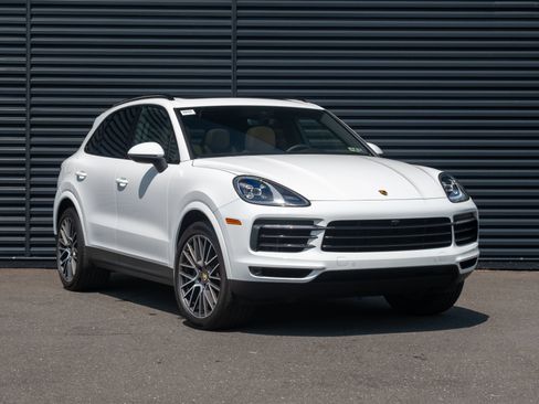 Certified 2023 Porsche Cayenne AWD/4WD image 10