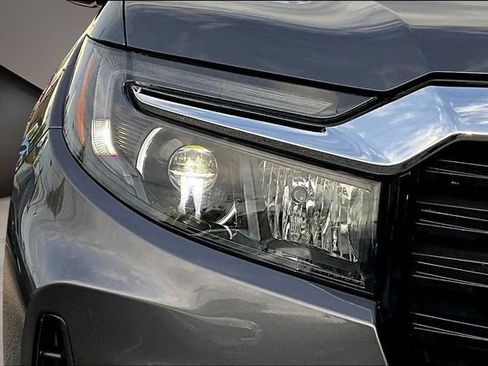 Used 2023 Honda Ridgeline RTL-E image 33