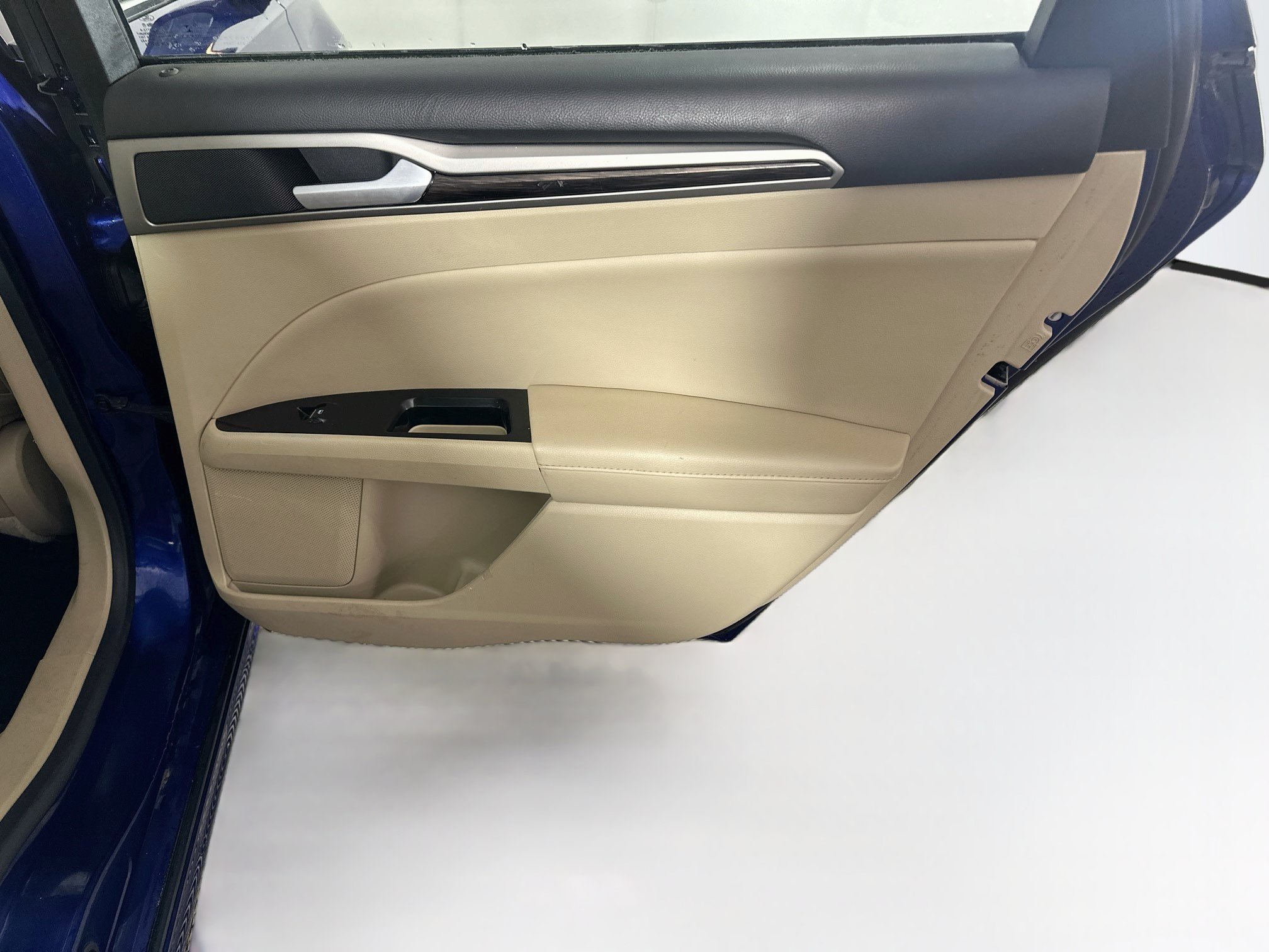 Used 2013 Ford Fusion SE FWD image 29
