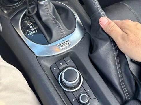 Used 2021 MAZDA MX-5 Miata RF Grand Touring RWD image 20