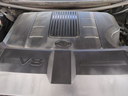 Used 2012 Land Rover Range Rover HSE image 18