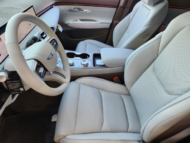 Used 2026 Genesis GV70 2.5T Advanced AWD/4WD image 9