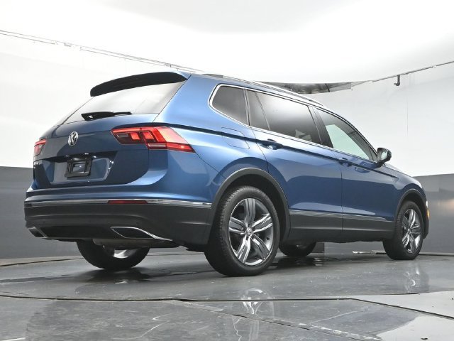 Used 2020 Volkswagen Tiguan SEL FWD image 40