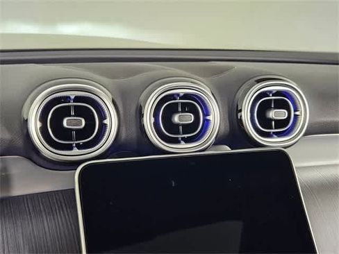 Used 2025 Mercedes-Benz GLC 300 4MATIC image 92