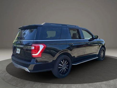 Used 2018 Ford Expedition XLT w/ Equipment Group 202A image 7