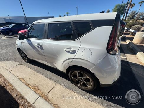 Used 2023 Kia Soul EX FWD image 6