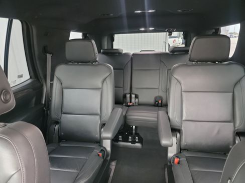 Used 2022 Chevrolet Tahoe LT w/ Luxury Package AWD/4WD image 32