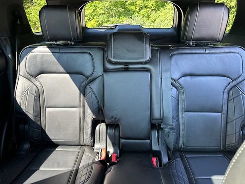 Used 2018 Ford Explorer Platinum AWD/4WD image 40