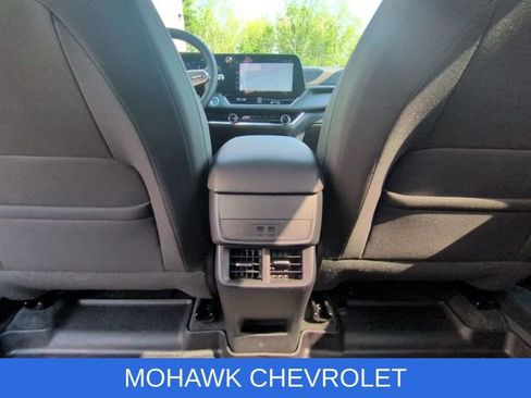 Certified 2025 Chevrolet Equinox LT w/ Safety and Technology Package AWD/4WD image 22