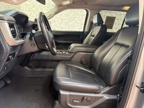 Used 2024 Ford Expedition Max XLT image 26