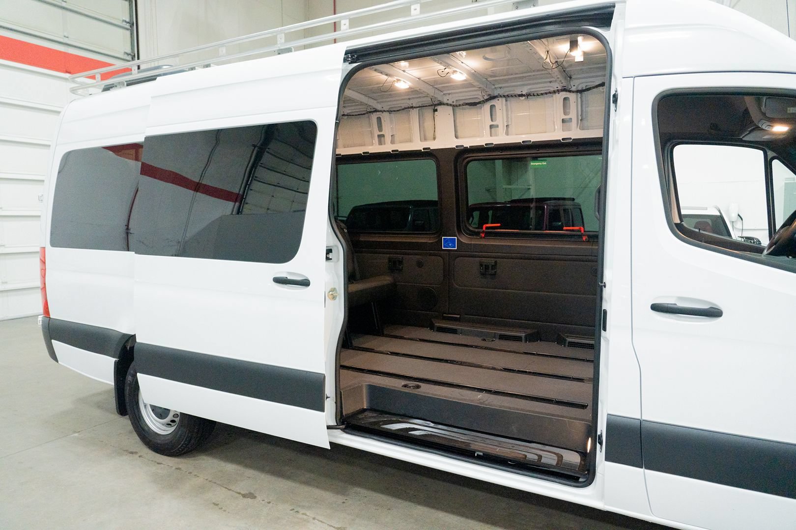 Used 2019 Mercedes-Benz Sprinter 2500 image 24