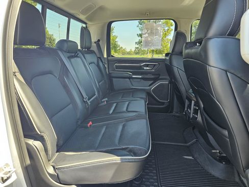 Used 2022 RAM 1500 Laramie AWD/4WD image 12