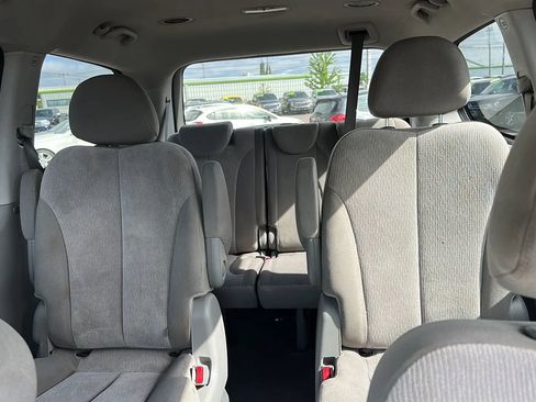 Used 2014 Kia Sedona LX w/ Power Package image 10