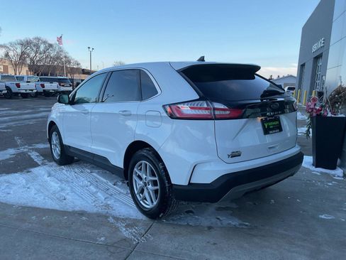 Used 2024 Ford Edge SEL w/ Convenience Package image 3