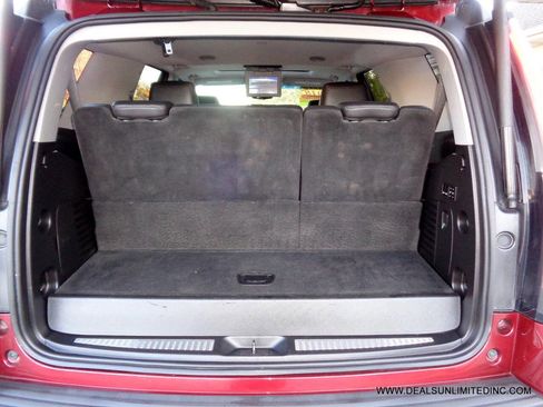 Used 2018 Cadillac Escalade Premium Luxury image 30