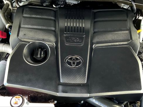 Used 2023 Toyota Tundra SR5 AWD/4WD image 32