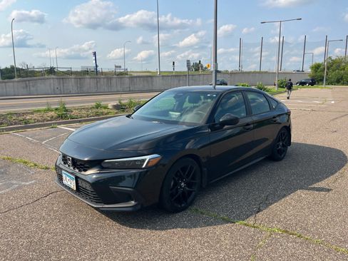 Used 2024 Honda Civic Sport image 3