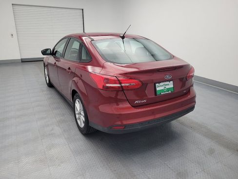 Used 2016 Ford Focus SE w/ SE Cold Weather Package FWD image 5