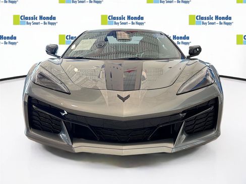 Used 2024 Chevrolet Corvette Z06 RWD image 2