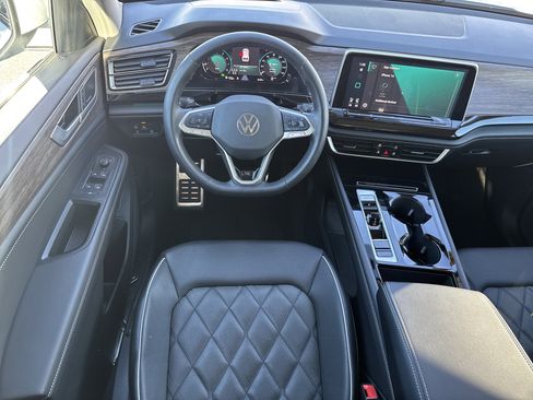 Used 2025 Volkswagen Atlas SEL Premium R-Line image 7