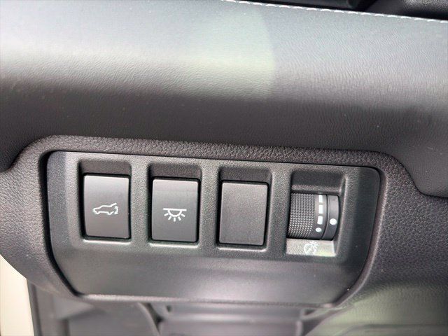 Used 2023 Subaru Ascent Limited w/ Technology Package AWD/4WD image 12