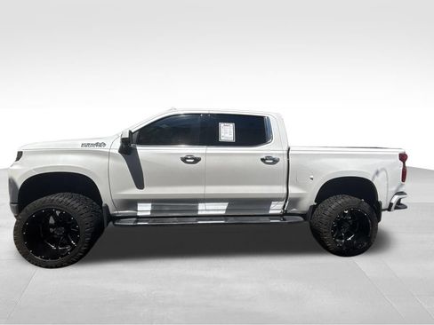 Used 2019 Chevrolet Silverado 1500 High Country w/ Technology Package AWD/4WD image 3