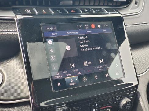 Used 2023 Jeep Grand Cherokee Altitude AWD/4WD image 15