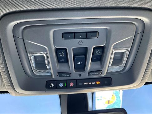 Used 2019 GMC Sierra 1500 SLT image 34