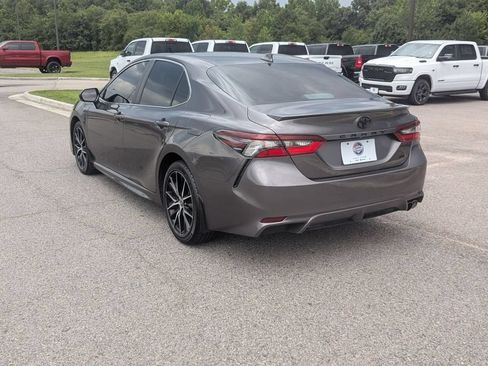 Used 2024 Toyota Camry SE FWD image 3