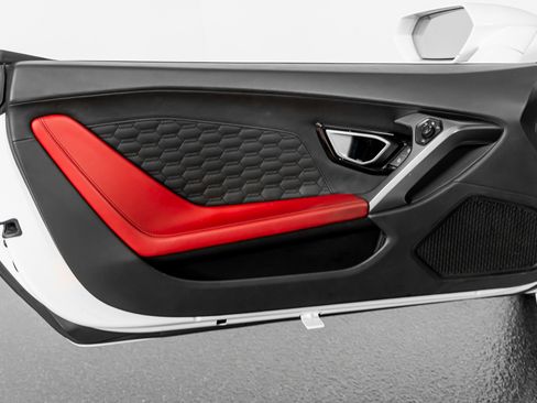 Used 2018 Lamborghini Huracan LP 580-2 image 43