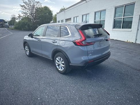 Used 2023 Honda CR-V LX image 3