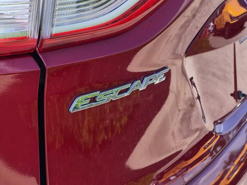 Used 2016 Ford Escape SE w/ SE Cold Weather Package FWD image 13