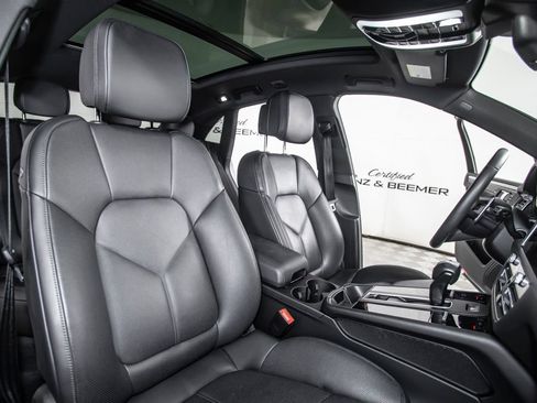 Used 2025 Porsche Macan Turbo AWD/4WD image 19