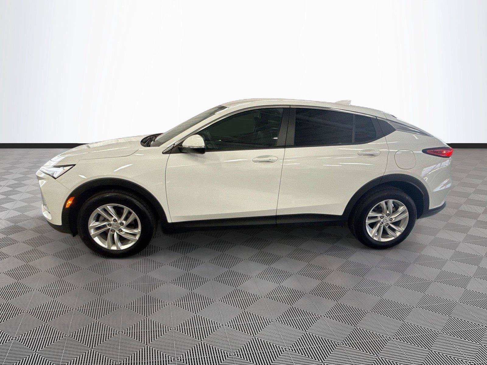 Used 2024 Buick Envista Preferred w/ Convenience I Package FWD image 4