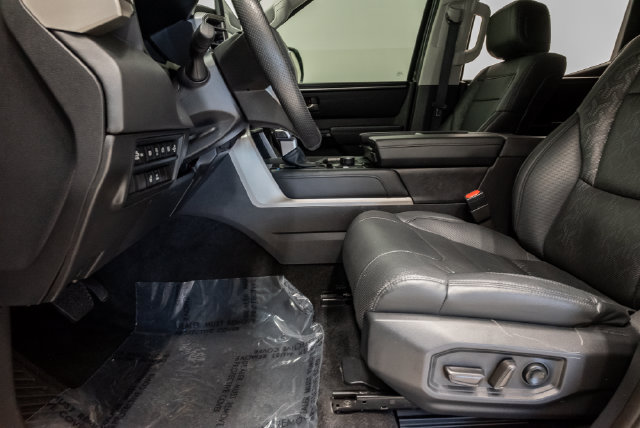 Used 2024 Toyota Tundra Limited AWD/4WD image 11