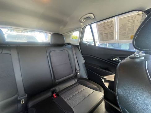 Used 2025 Chevrolet Trax LT image 37