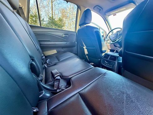 Used 2018 Honda Pilot Touring image 22