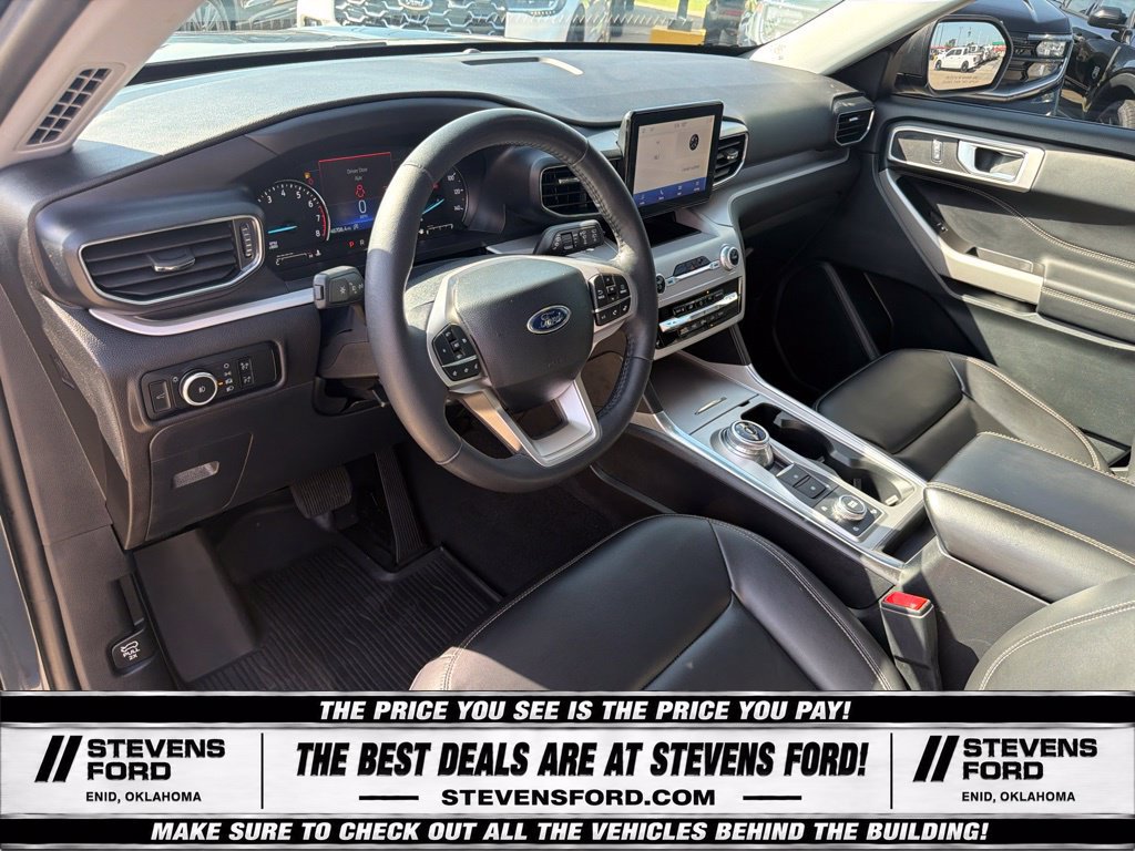 Used 2024 Ford Explorer XLT w/ Equipment Group 202A AWD/4WD image 18