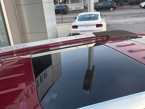 Used 2018 GMC Acadia Denali w/ Technology Package image 28