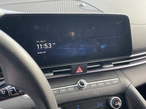 Used 2024 Hyundai Elantra SEL image 6