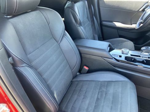 Used 2025 Mitsubishi Outlander SE FWD image 24