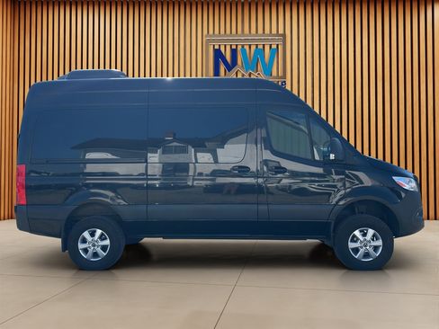 Used 2019 Mercedes-Benz Sprinter 2500 image 12