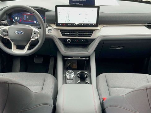 Certified 2025 Ford Explorer Active image 13